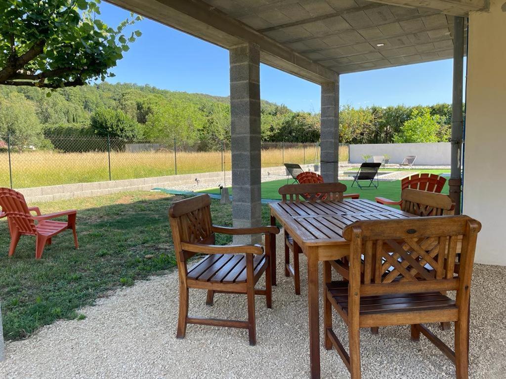 Toupie Et Bicyclette Villa Charmes-sur-Rhone Екстериор снимка